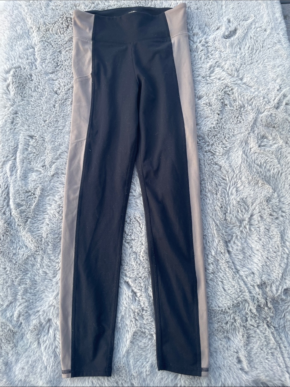 Abercrombie kids Girls' size 11/12 Black and Gray Contrast Side Panel Leggings